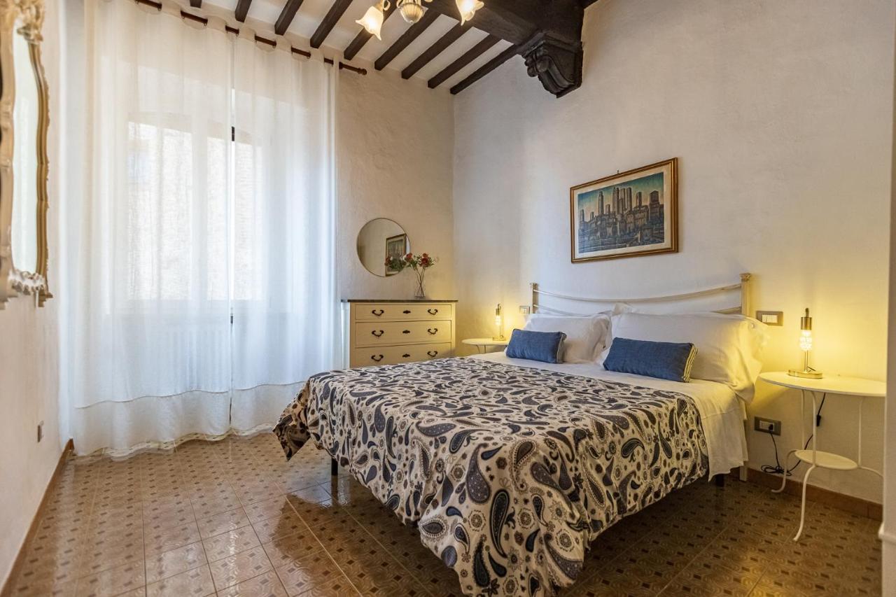 Апартаменты Il Borgo Antico Сан-Джиминьяно Экстерьер фото