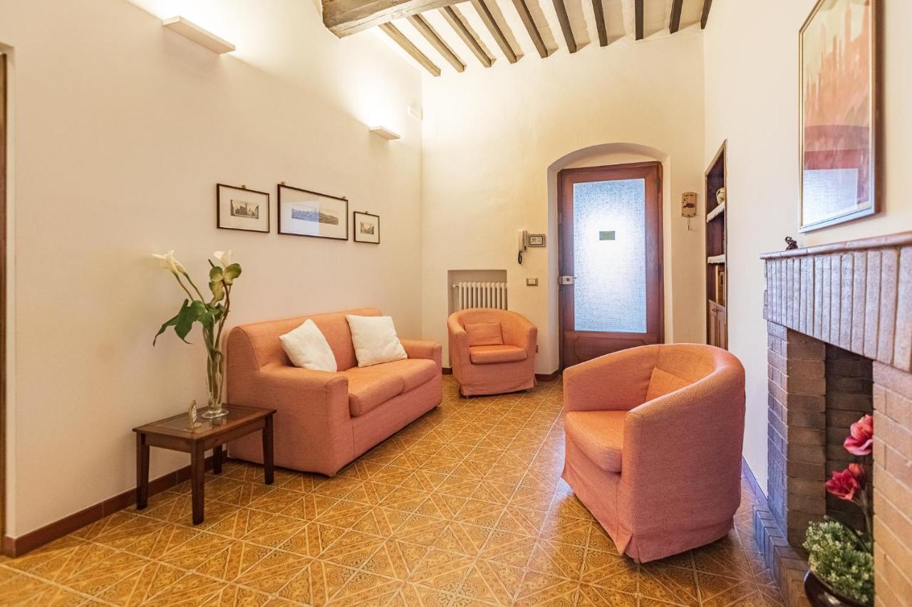 Апартаменты Il Borgo Antico Сан-Джиминьяно Экстерьер фото